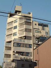 裏側から見たARK HOUSE