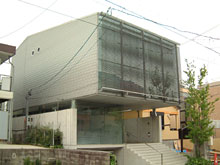 FURBO、西側からの外観