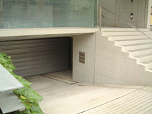 FURBO、地下のガレージ