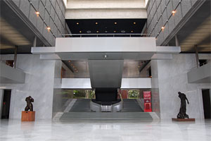 北九州市立美術館