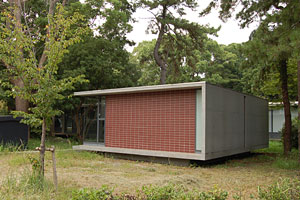 九州工業大学事務棟（現：鳳龍会館）