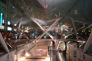 福岡市営地下鉄七隈線天神南駅