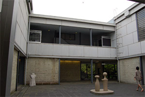 神奈川県立近代美術館