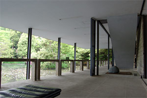 神奈川県立近代美術館