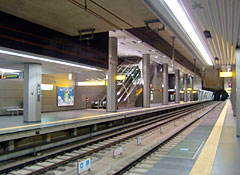 みなとみらい線 新高島駅