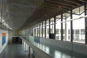 越後妻有交流館 キナーレ