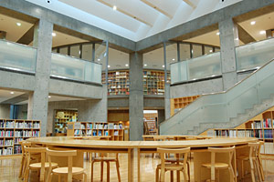 新潟市立豊栄図書館