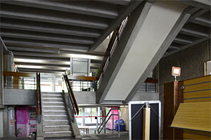 佐賀県立図書館