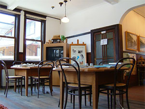 米原市醒井宿資料館（旧醒井郵便局舎）