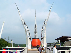 可変トラスモニュメント（長久手愛知県館：踊る指南鉄塔）