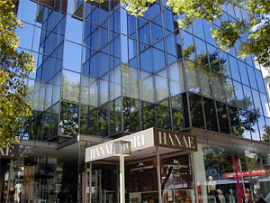 ハナエ・モリビル 写真