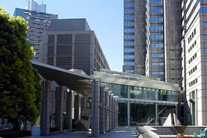 新宿パークタワー